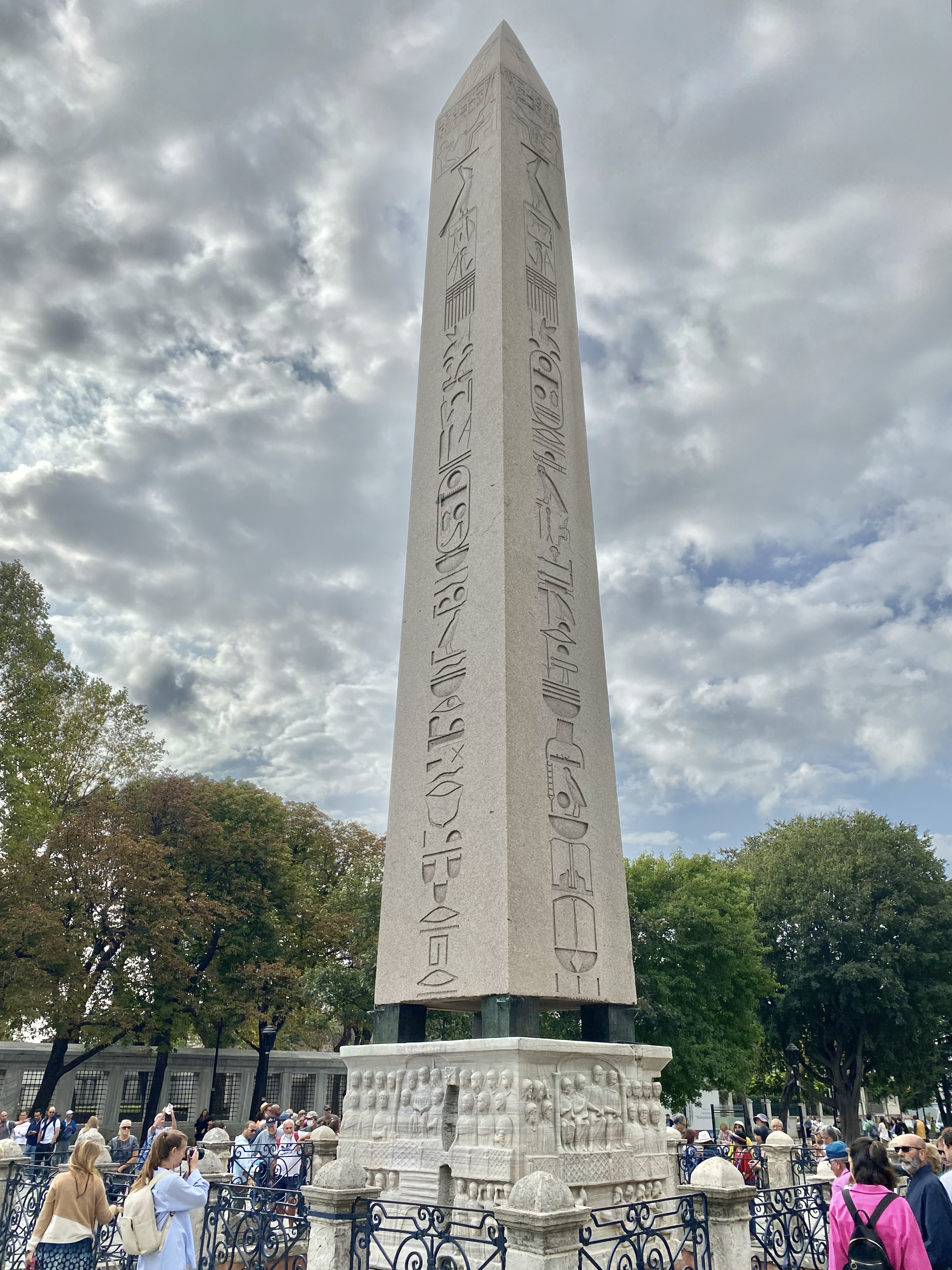Megcsodálhattam I. Theodosius császár obeliszkjét, amely egy ókori lóversenypálya területén nyugszik. A római uralkodó Egyiptomból szállíttatta át mai helyére 390-ben. Fotó: Kazár Zalán Kristóf