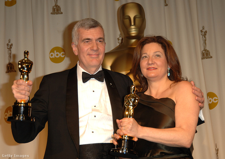 John Canemaker és Peggy Stern átveszik a legjobb animációs rövidfilmnek járó díjat A Hold és a fiú című filmért 2006. március 5-én