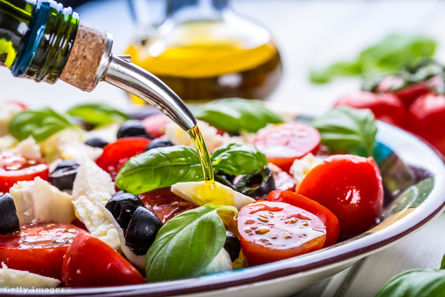 „Jóból is megárt a sok”, ezért a túlzott olívaolaj-fogyasztás is lehet a mediterrán étrend egyik veszélye