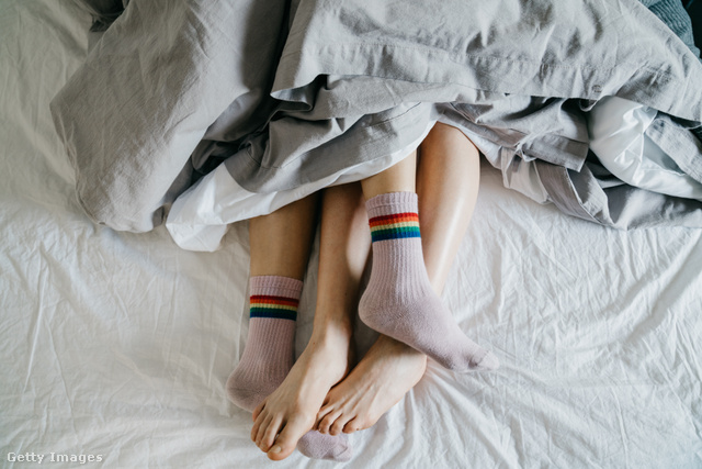 Egy kényelmes, meleg zokni is segítheti az elalvást