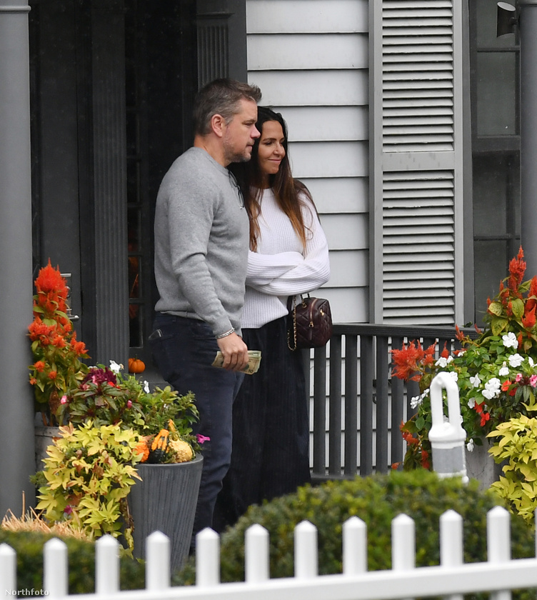 Matt Damont és feleségét, Luciana Barrosót a New York állambeli Westchester megyében látták egy étterem előtt várakozva