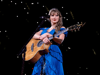 Taylor Swiftet a párjával kapták lencsevégre