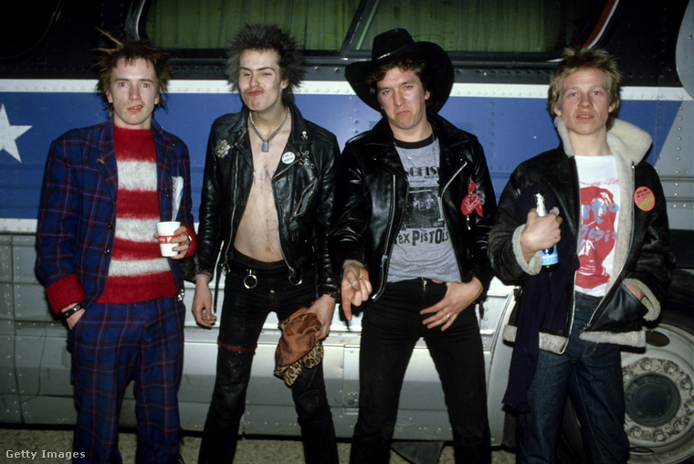 Balról jobbra: Johnny Rotten, Sid Vicious, Steve Jones és Paul Cook. (Fotó: Richard E. Aaron / Getty Images Hungary)