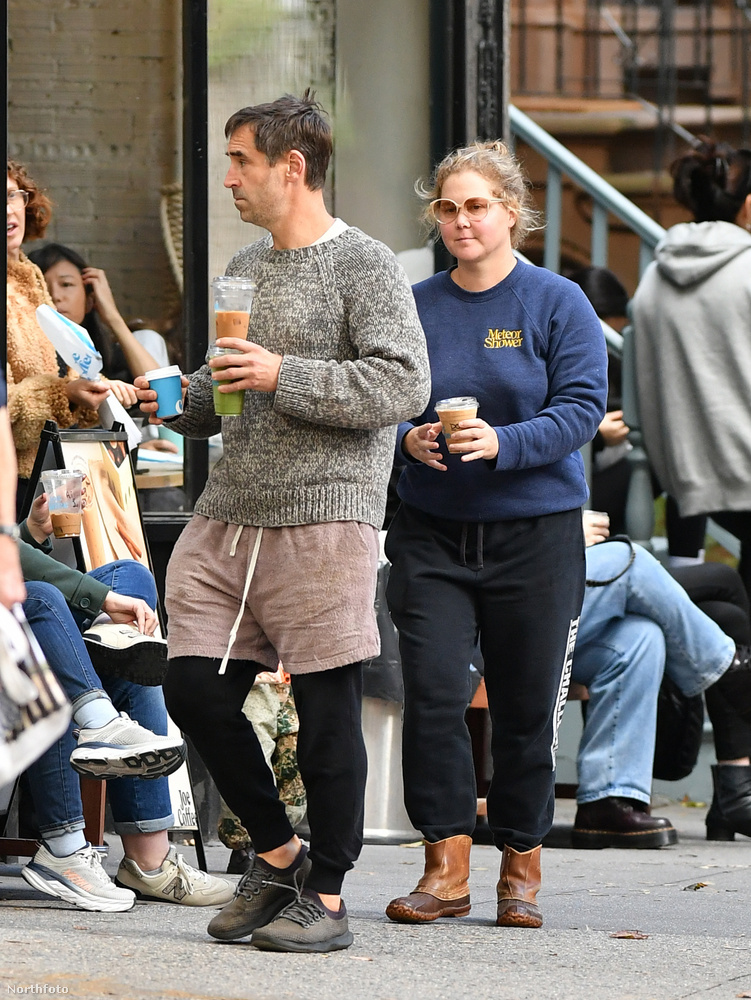 Amy Schumer és férje, Chris Fischer New Yorkban ugrott ki egy kávéért