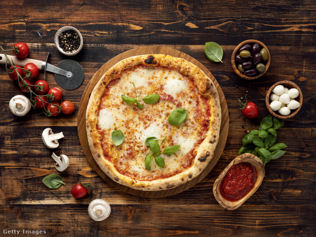 A manapság ismert pizza őshazája Nápoly, és mindössze százéves