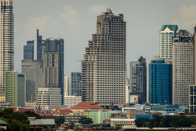 Bangkok kellős közepén áll az elhagyatott felhőkarcoló
