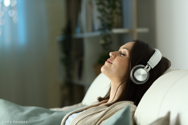 Ha többen osztozunk a hálószobán, használjunk alvás előtt fejhallgatót