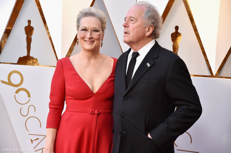 Meryl Streep és Don GummerBár a pár nemrég elárulta, hogy már hat éve külön élnek és nemsokára hivatalossá teszik a válásukat, Meryl Streep is egyike azoknak, akik egy civil partner mellett találták meg a boldogságot