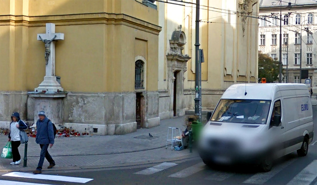 A Király utcai templom a Google Street View felvételén, még kerítés nélkül.