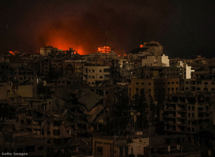 Lángok és füst Gázában 2023. október 30-án