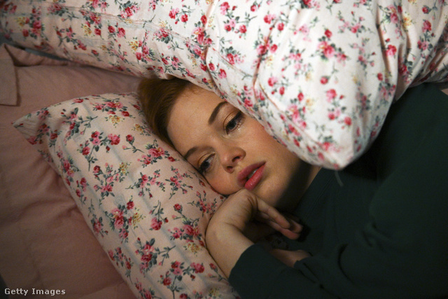 Annál, aki éjszaka kevesebb mint öt órát tölt alvással, nagyobb valószínűséggel alakulnak ki depressziós tünetek