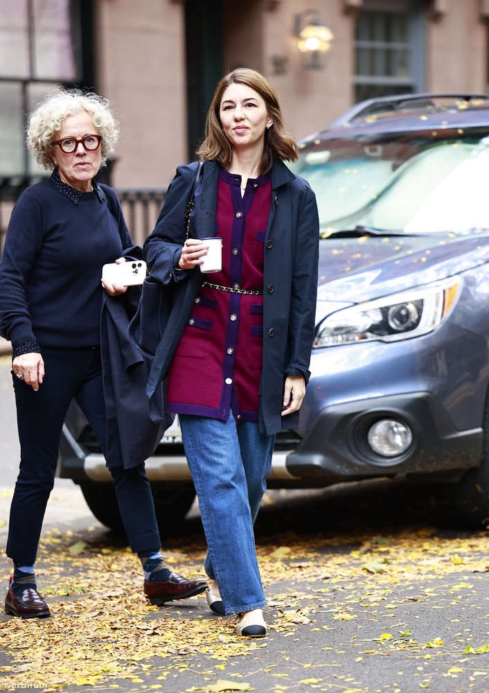 Sofia Coppola egy őszi sétára indult New York városában, amikor lefotózták őt a paparazzik