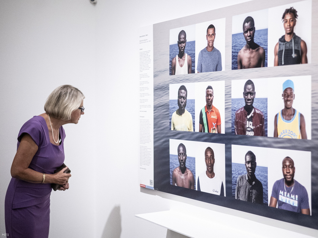 Désirée Bonis, a Holland Királyság budapesti nagykövete a World Press Photo 2023 kiállítás megnyitóján a Magyar Nemzeti Múzeumban 2023. szeptember 21-én