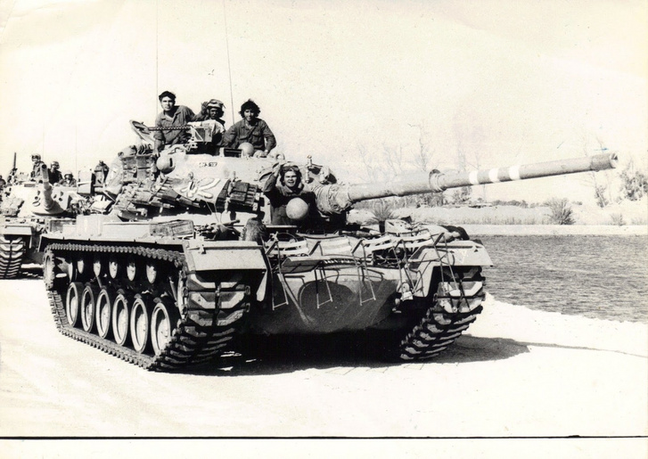 Az izraeli hadsereg a helyi igényeknek megfelelően, több ponton is módosította az amerikai M48-as harckocsit. A képen egy M48 A3, vagyis Magach 3 a j-kippuri háborúban (fotó: IDF)