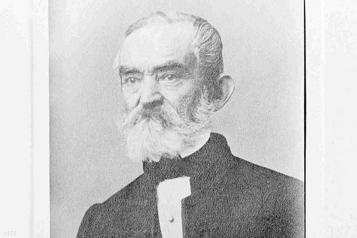 Kubinyi Ágoston (1799–1873) természettudós-régész, 1843-tól 1869-ig a Nemzeti Múzeum igazgatója, az 1851-ben alakult Magyarhoni Földtani Társulat első elnöke