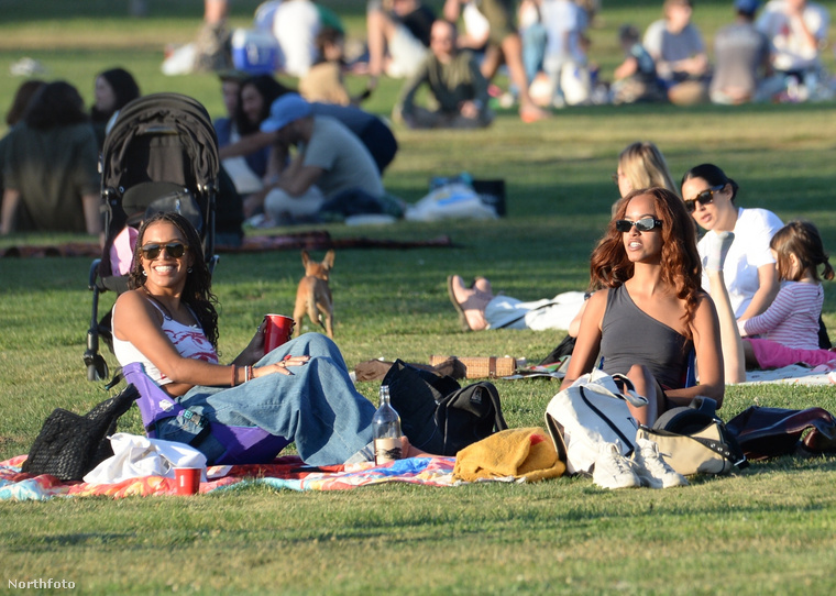 Malia Obama egy barátjával kiment egy parkba, hogy kiélvezze az utolsó melegebb napokat Los Angelesben