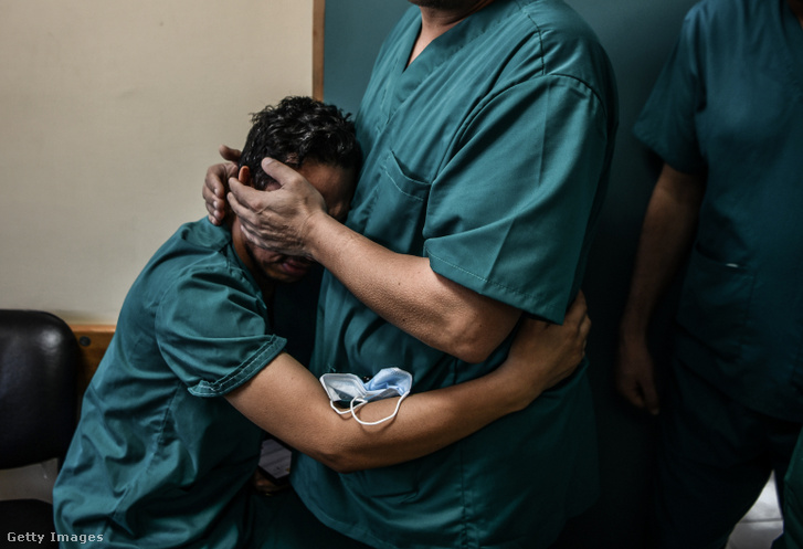 Orvosok a gázai kórházban 2023. november 9-én