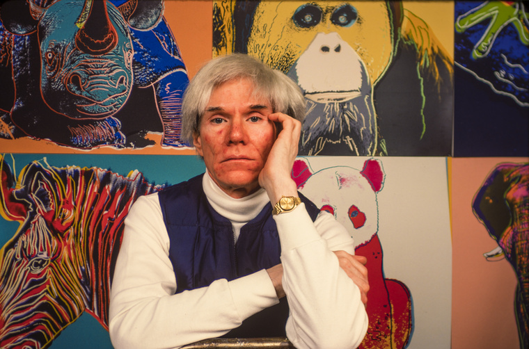 Andy WarholAndy Warhol amerikai képzőművészt, a pop-art központi figuráját bár sosem diagnosztizálták, szakértők szerint ő is érintett volt a betegségben