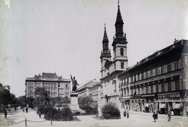 A budapesti Petőfi Sándor utcát már 1900-ban is így nevezték