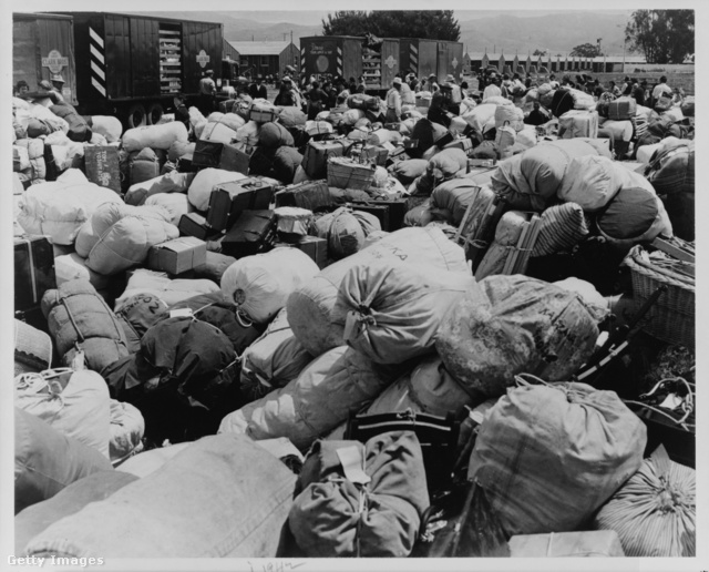 A japán internálótáborokról készült fotóit évekig nem mutatták be