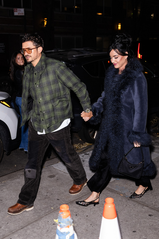 Katy Perry és Orlando Bloom New Yorkban vacsorázott, ám mindezt a paparazzók is megneszelték, akik több fotót is készítettek a párról