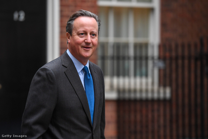 David Cameron távozik a Downing Streetről 2023. november 14-én