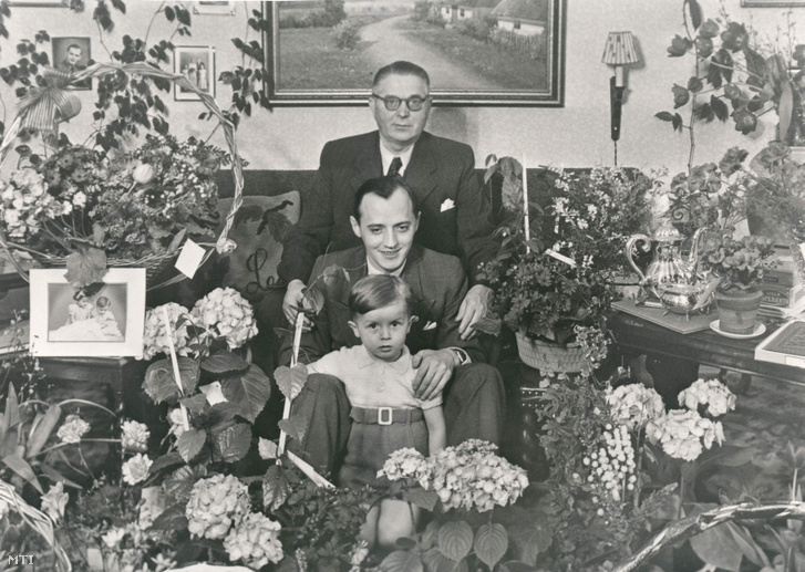 Az alapító Ole Kirk Christiansen fiával és unokájával