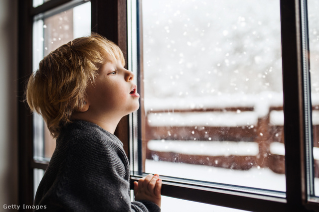 Karácsony közeledtével nem csak a gyerekek várják, hogy leessen az első hó