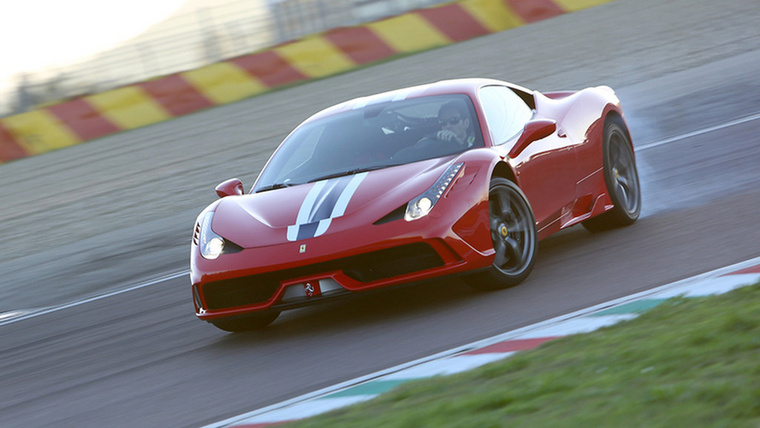 2013 – Ferrari 458 Speciale – 1:23,5 – 4,5 liter, V8, 605 lóerő, 325+ km/h