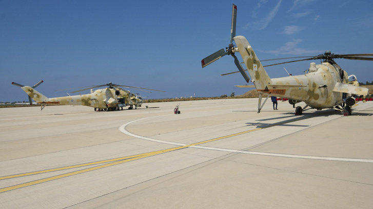 Ciprusi Mi–35P helikopterek a ciprusi Páfoszon