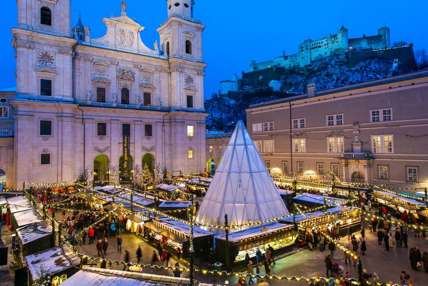 Mozart városa, Salzburg csodálatos látvány télen, a hófedte vidék páratlan úti cél. A Domplatz adventi vására tökéletes kikapcsolódást biztosít a látogatók számára, de a residenzplatzi vásárt is érdemes megtekinteni.