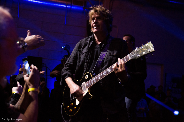 A Stone Temple Pilots gitárosa, Dean DeLeo. (Fotó: Oliver Walker / Getty Images Hungary)