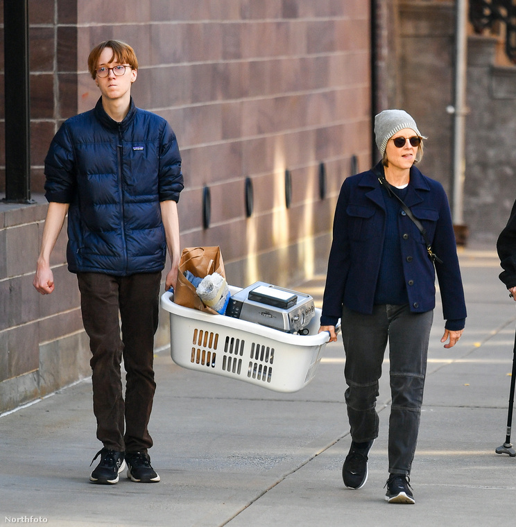 Jodie Foster ritkán látott fiával, a 22 éves Kit Bernarddal mutatkozott New Yorkban