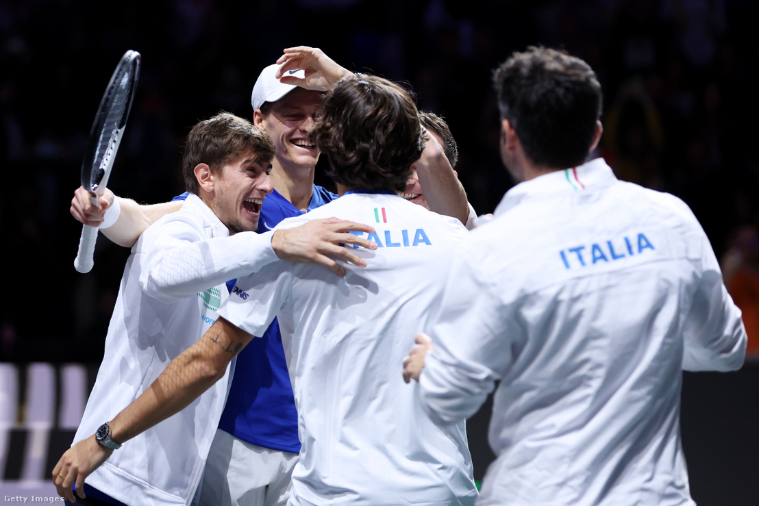 Nemzeti hősökként ünneplik az olasz teniszezőket