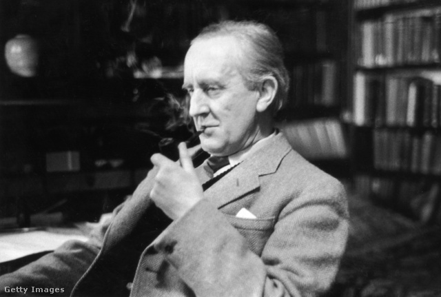 Tolkien nem csak kiváló író volt, nyelvészként tucatnyi mesterséges nyelvet alkotott meg, köztük a tünde nyelvet