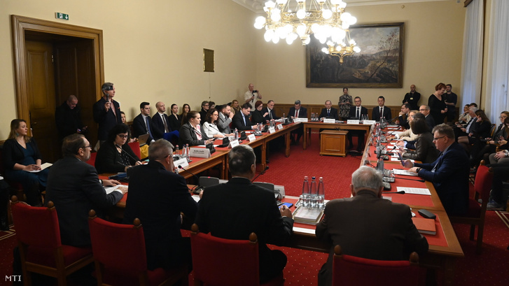 Pintér Sándor meghallgatása az Országgyűlés Népjóléti Bizottságának ülésén az Országházban 2023. november 28-án
