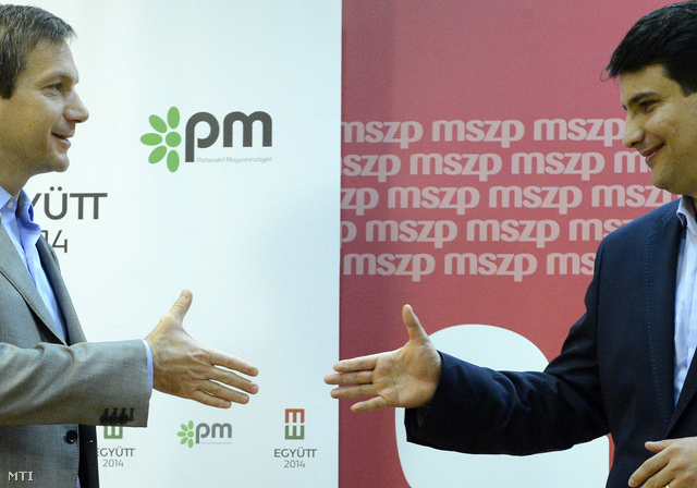 Bajnai Gordon az Együtt 2014 - Párbeszéd Magyarországért választási szövetség vezetője és Mesterházy Attila a Magyar Szocialista Párt elnöke