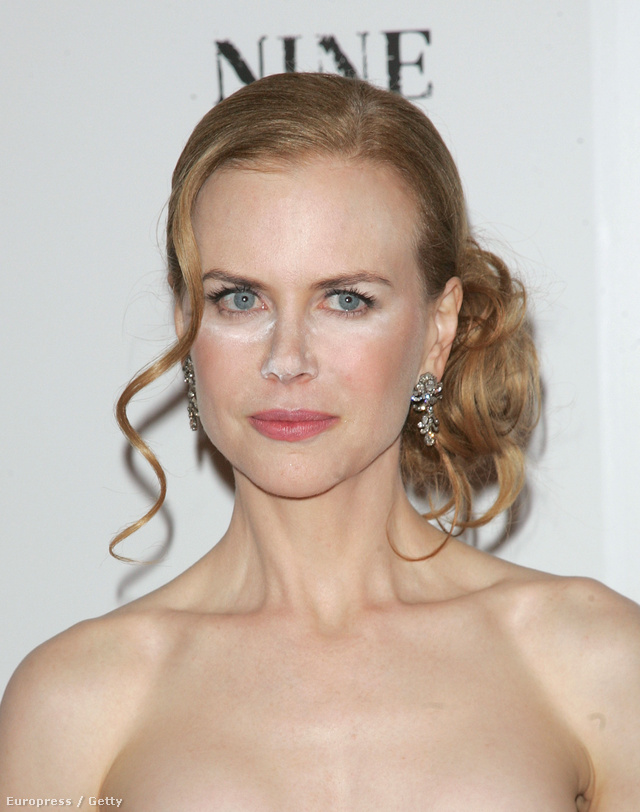 Nicole Kidman kínos sminkbalesete a Nine premierjén.
