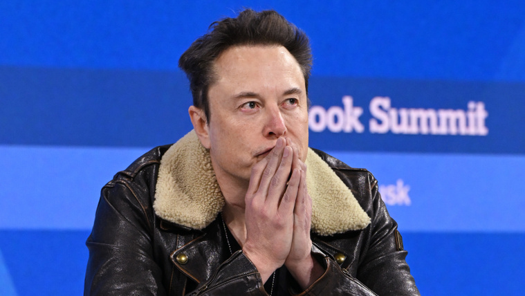 Dührohamot kapott Elon Musk, mindenkit elküldött a fenébe