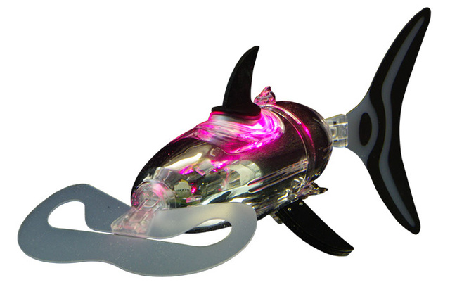 A Jessiko nevű robothal a londoni Természettudományi Múzeumban úszkálFotó: Robotswim
