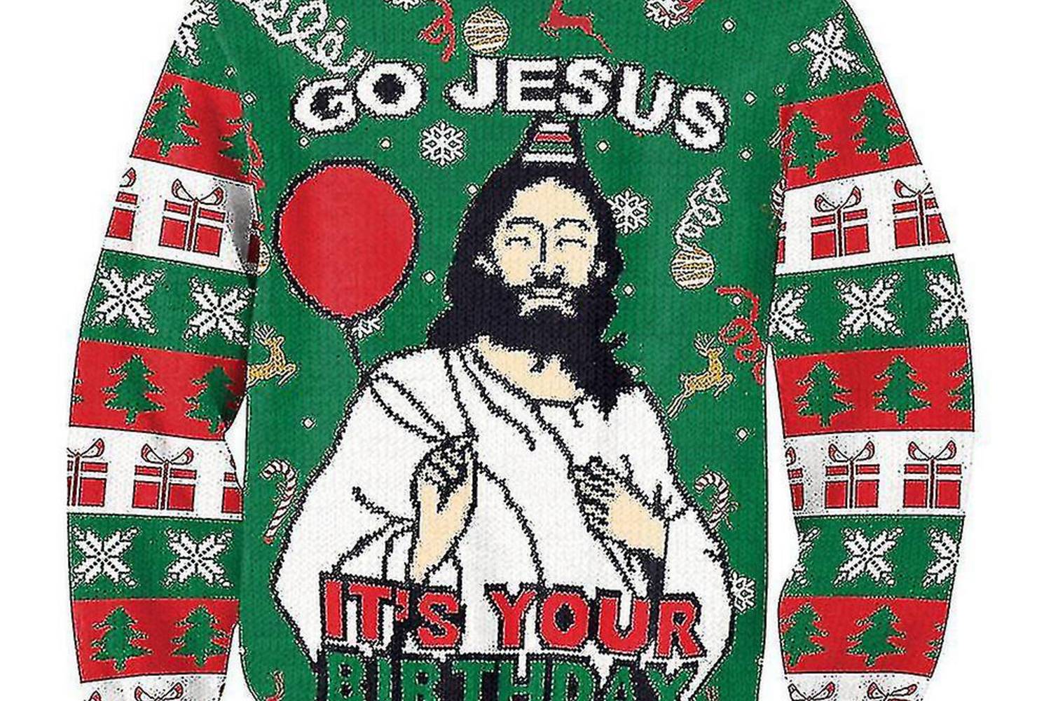 A karácsonyi pulcsik egészen új változatán a Mikulás helyett maga Jézus van jelen, aki ugye a szülinapját ünnepli. A fruugo.hu oldaláról rendelhető meg ez a különleges darab 5790 forintért.