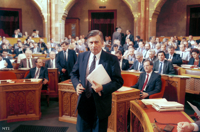 Antall József parlamenti eskütétele 1990. május 23-án