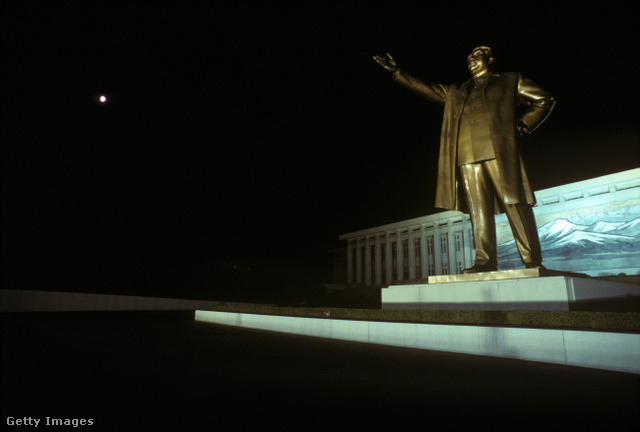 Az első Kim szobrai gyorsan ellepték az egész országot