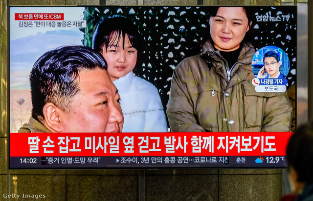 Az unoka, Kim Dzsongun magánéletéről keveset tudunk, de egyik gyermekét már nyilvánosan is bemutatta