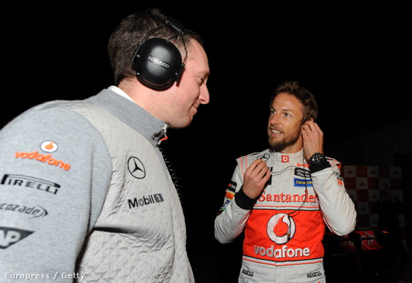 Button egy McLaren-mérnökkel