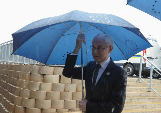 Eső után köpönyeg - Herman van Rompuyt megedzette a válság