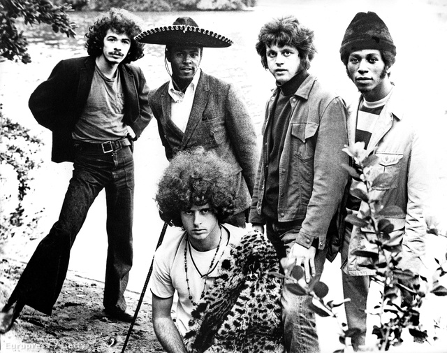 Csoportkép a Santana együttesről 1971-ben, baloldalt Carlos Santana, mellette sombéróban Marcus Malone
