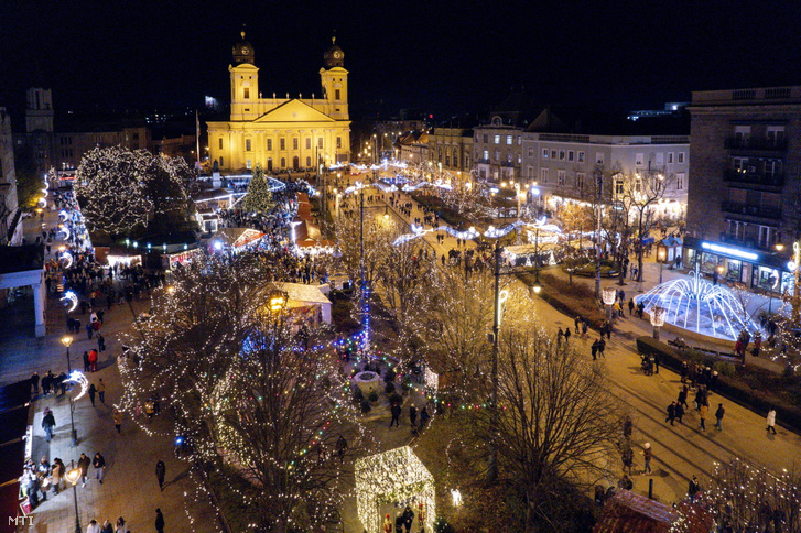 Ünnepi díszkivilágítás Debrecenben 2023. december 3-án