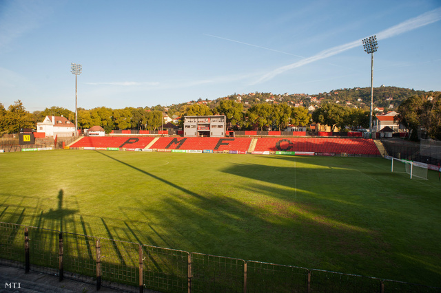 A PMFC-Matias stadionja Pécsen 2013. október 7-én. A stadion bekerült a fejlesztendő létesítmények első körébe a kormány stadionrekonstrukciós programjában.