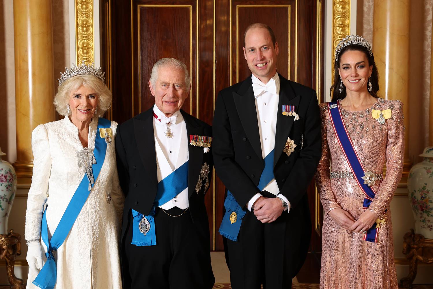 Kedd este ötszáz főt üdvözöltek a királyi család tagjai a Buckingham-palotában, éves diplomáciai fogadást tartottak.